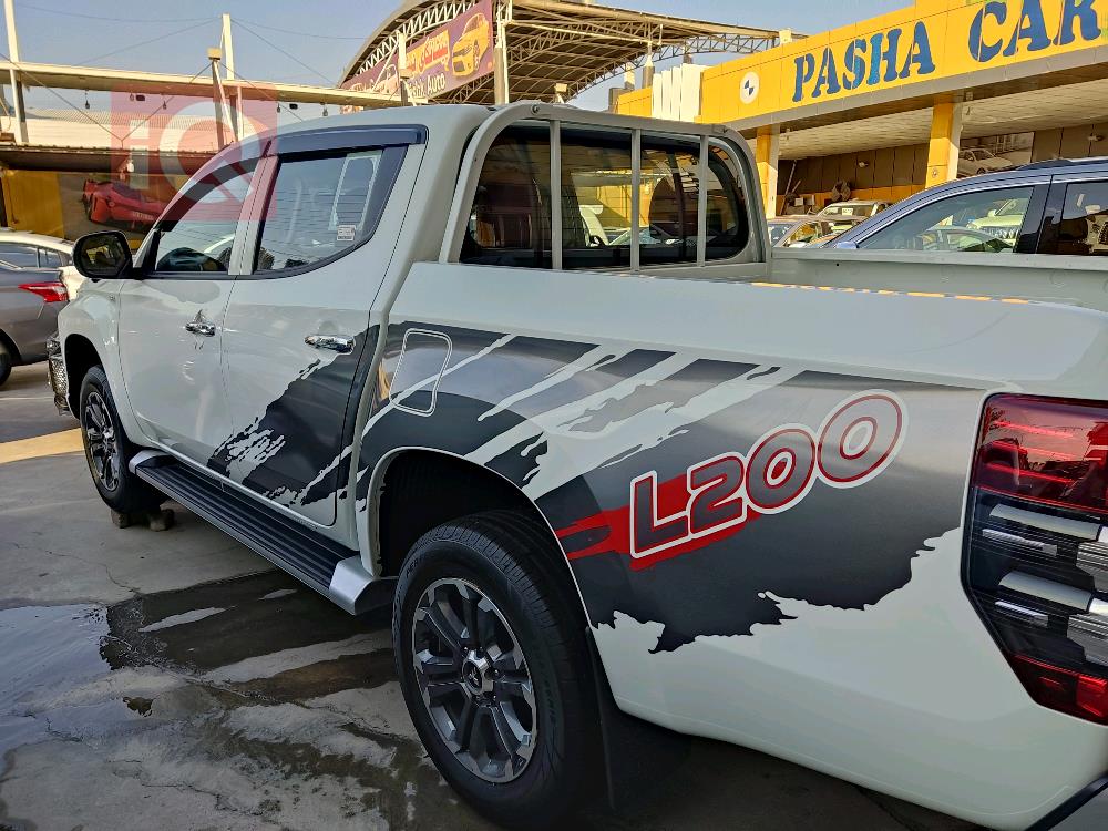 میتسوبیشی L200
